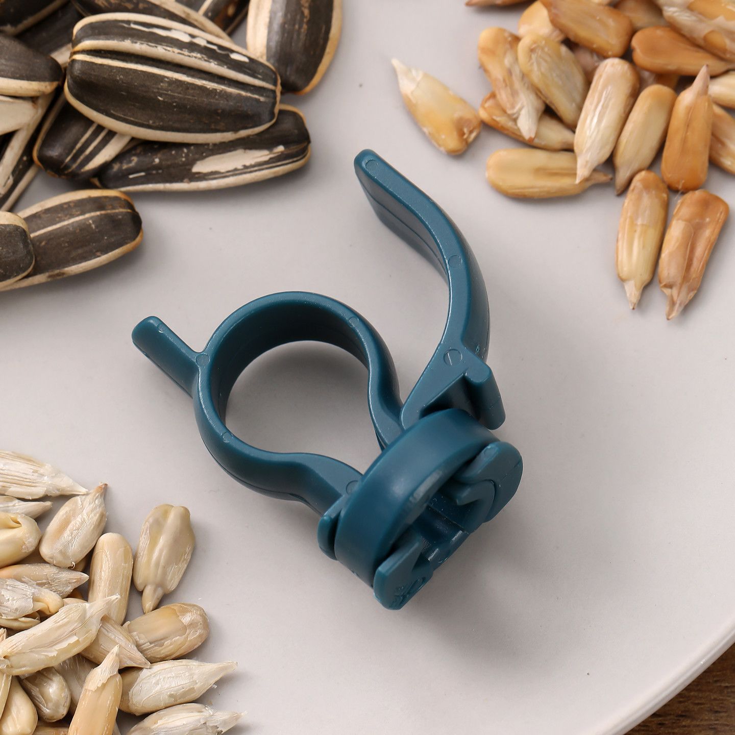 4개입 무작위 색상 창의적이고 간단한 작은 견과류 씨앗 - Kitchen Gadgets You Must Have 리뷰 및 가격